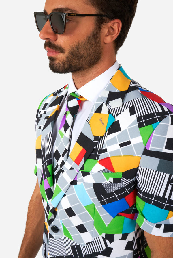 Man wearing summer suit with test screen print, close up